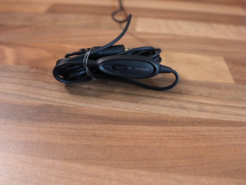 Creative Gaming Wire play Headset lightweight multi-platform comfort Blazer plug Sound V2 Blaster.JPG